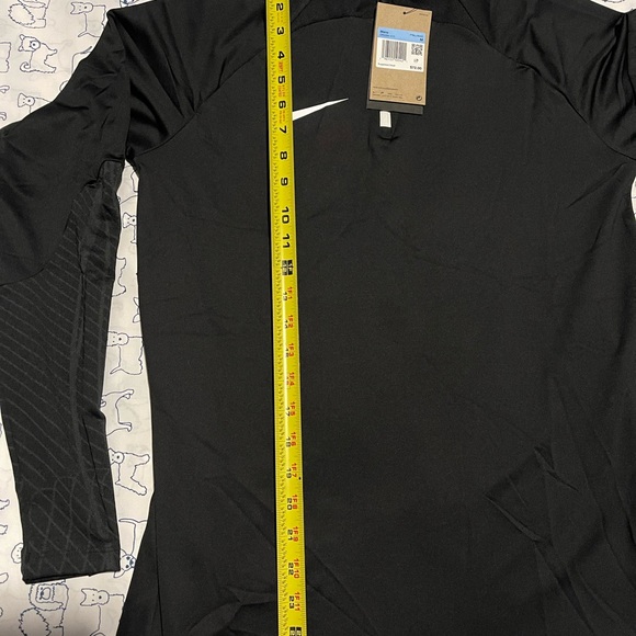 Nike Black Long Sleeve Athletic Top - Picture 2 of 5